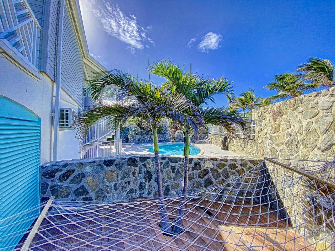 A louer Appartement front de mer Baie Orientale Saint Martin_Piscine commune-17